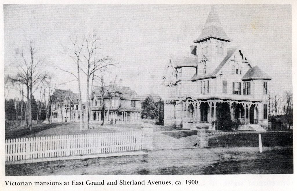 An 1870s Victorian Mansion With Beautiful Light (12)