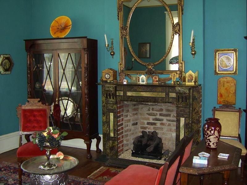 XL_15708_red_room_fireplaceDSCI0023