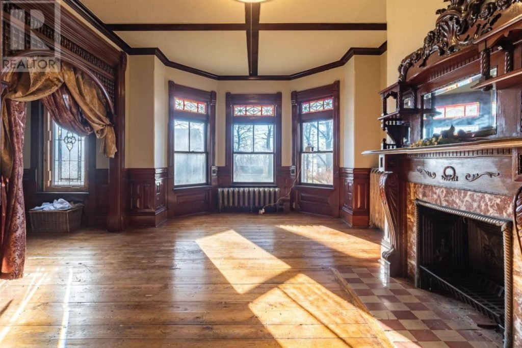 1891 Victorian For Sale In Amherst Nova Scotia (1)