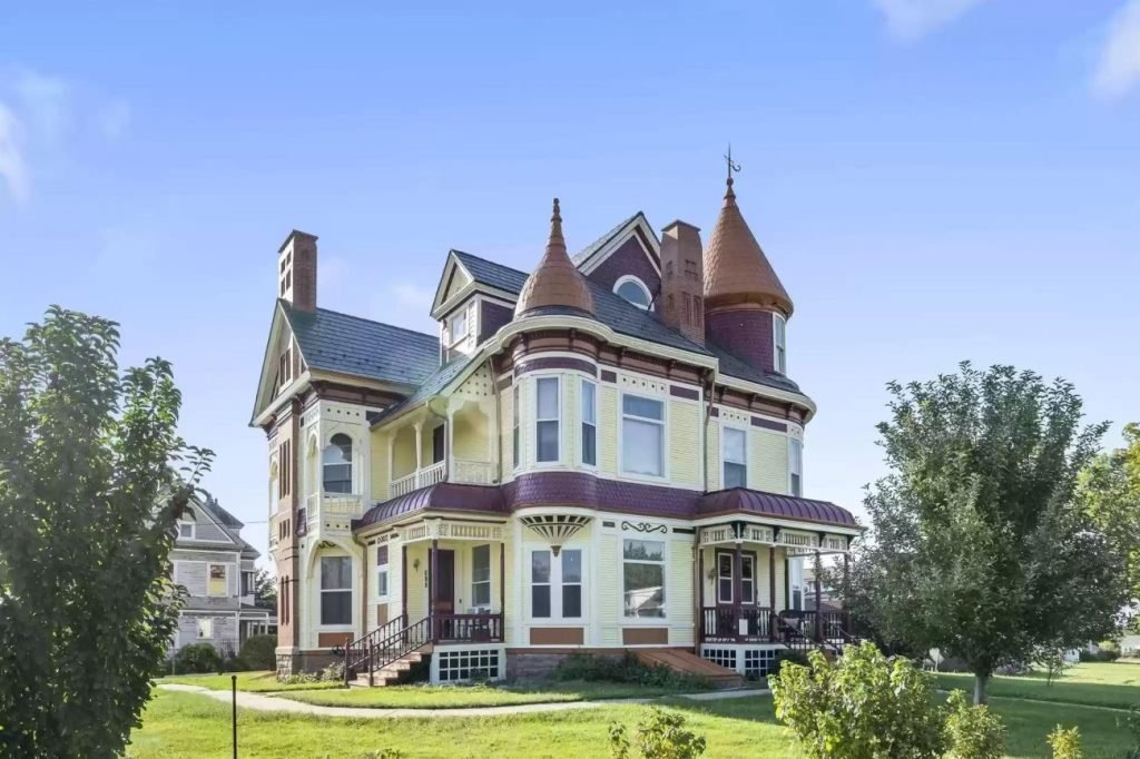 1893 Queen Anne For Sale In Vinton Iowa