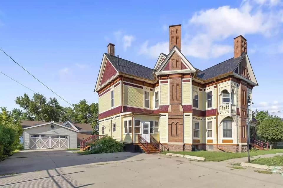1893 Queen Anne For Sale In Vinton Iowa (15)