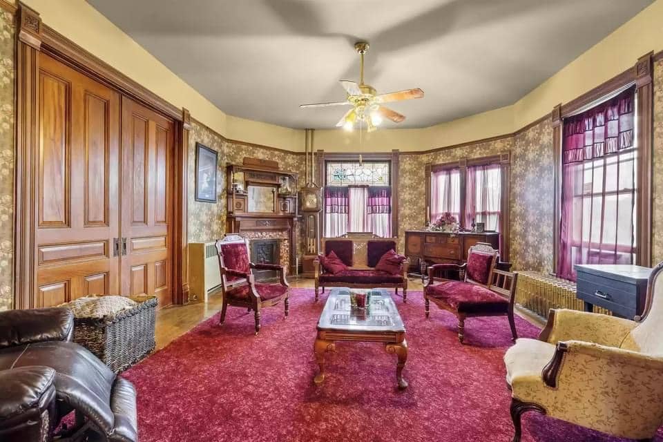 1893 Queen Anne For Sale In Vinton Iowa (5)
