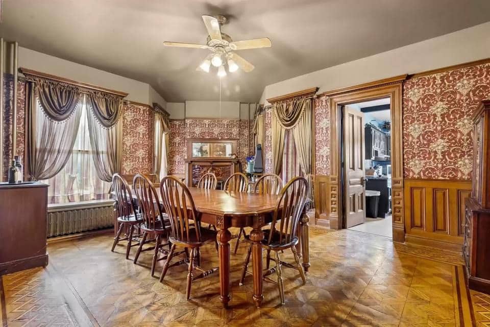 1893 Queen Anne For Sale In Vinton Iowa (8)