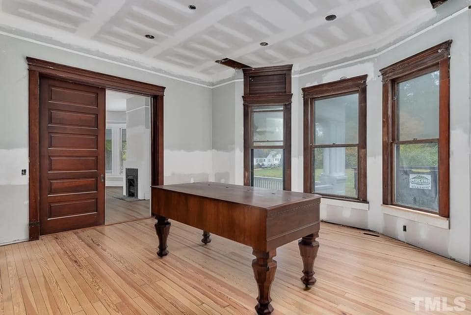 1904 Fixer Upper For Sale In Franklinton North_yyth (6)