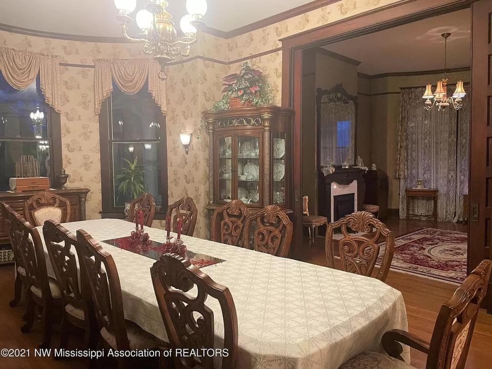 1907 Neoclassical For Sale In Oakland Mississippi (7)