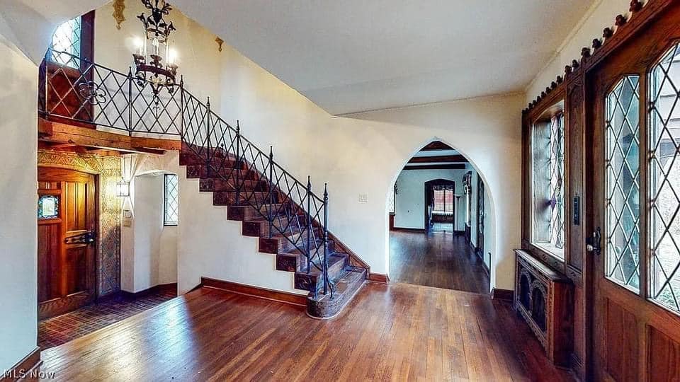 1935 Tudor Revival For Sale In Brecksville Ohio (3)