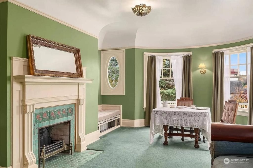 10BED236-FE7B-4A0E-9E36-A68C8CAD97E9
