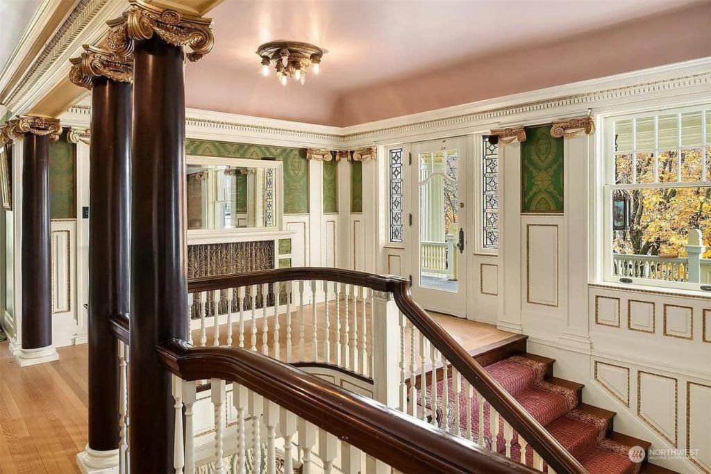 1907 Rust Mansion For Sale In Tacoma Washington (10)