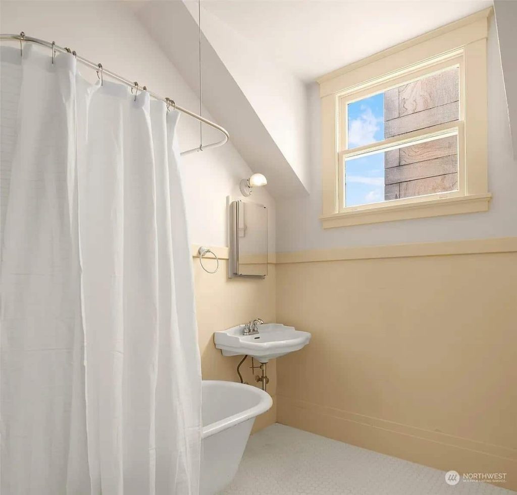 1907 Rust Mansion For Sale In Tacoma Washington (7)