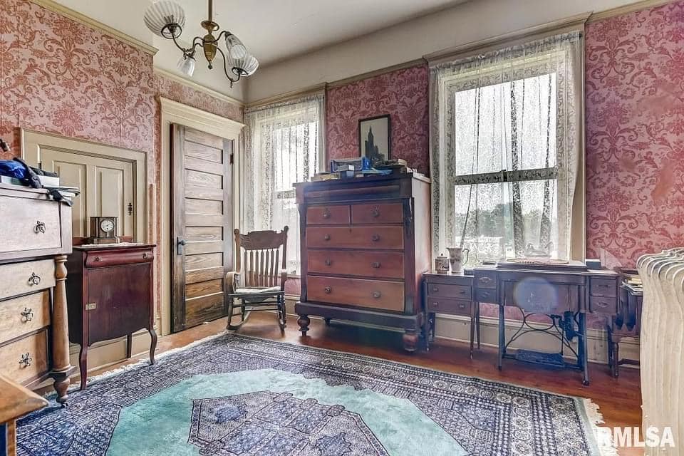 1902 Historic House For Sale In Greenview Illinois (10)