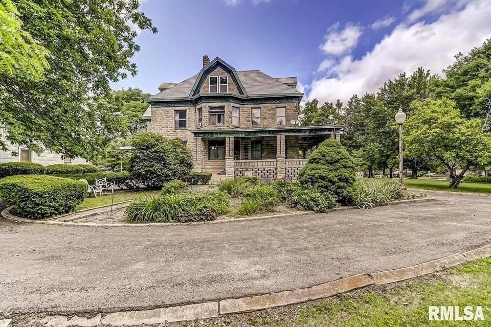 1902 Historic House For Sale In Greenview Illinois (14)