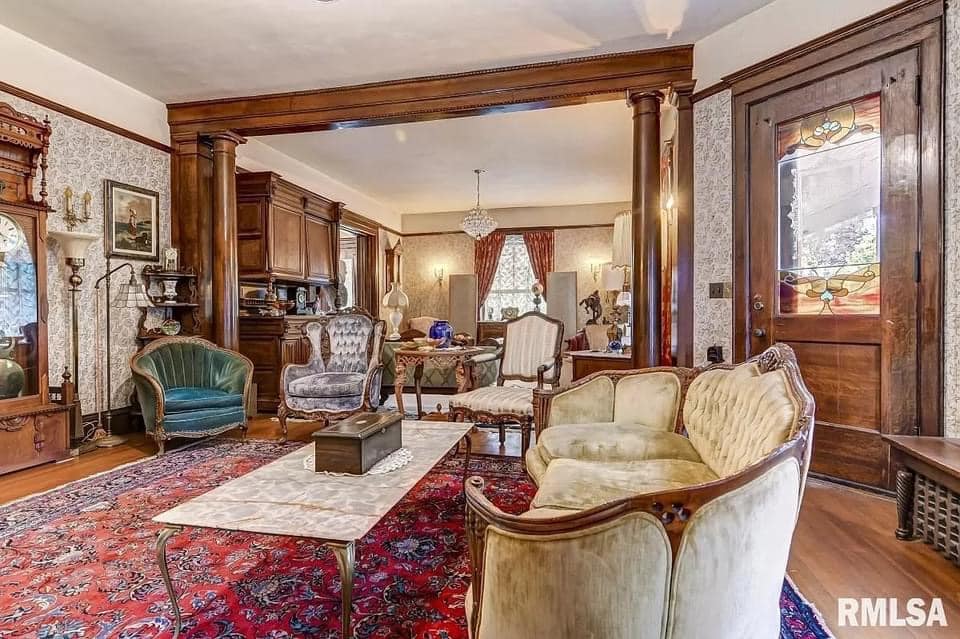 1902 Historic House For Sale In Greenview Illinois (9)