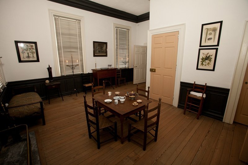 Family-Day-Room1