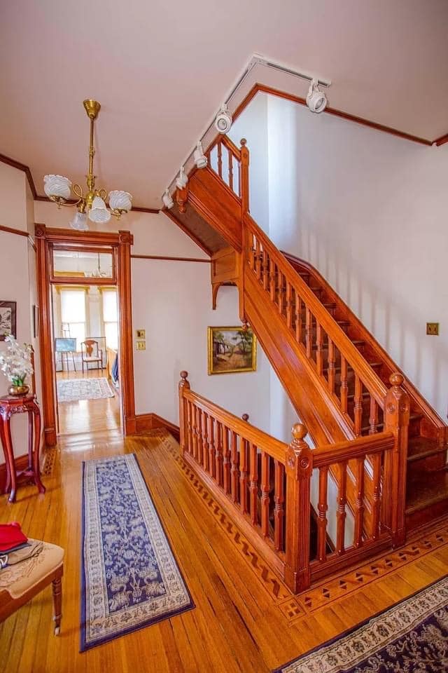 1885 Victorian For Sale In Dubuque Iowa (13)