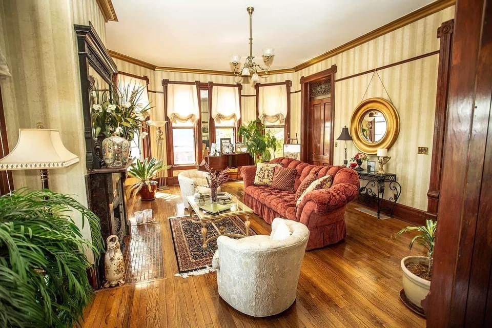 1885 Victorian For Sale In Dubuque Iowa (6)