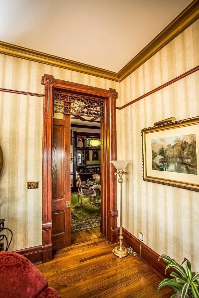 1885 Victorian For Sale In Dubuque Iowa (9)