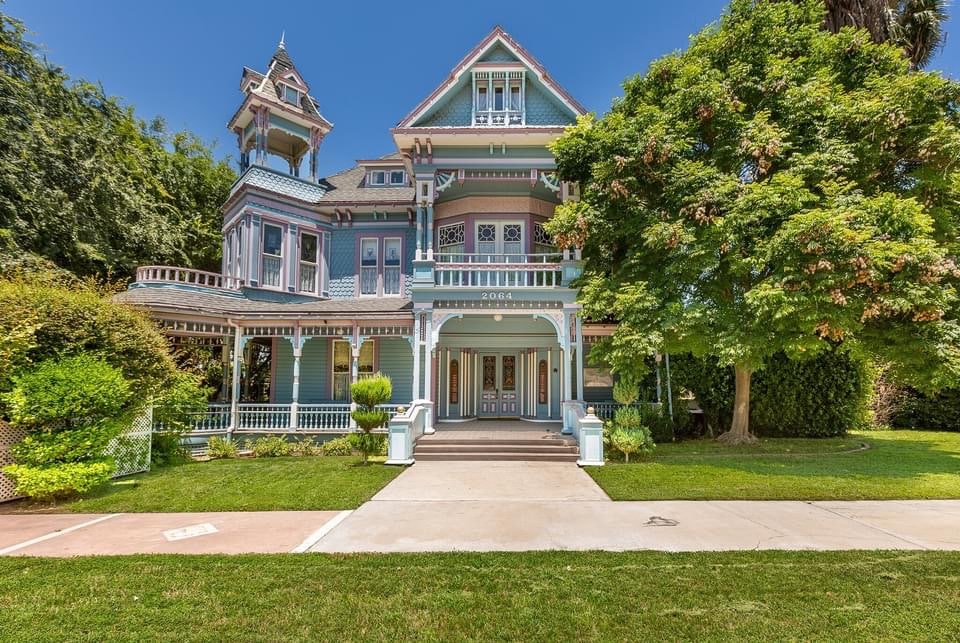 1890 Edwards Mansion For Sale In Redlands Californi