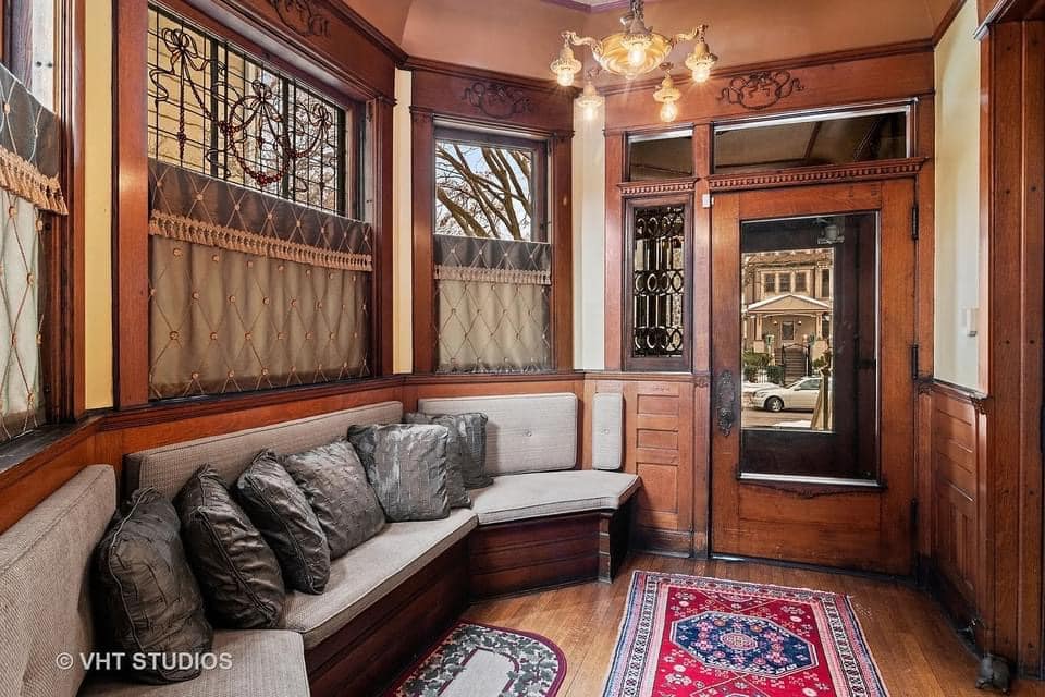 1894 Victorian For Sale In Oak Park Illinois (4)