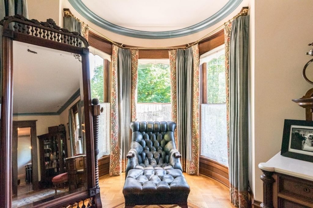 Photo of property at 208 South St_ Chelsea_ (19)