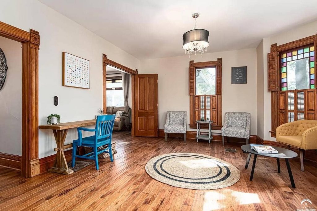 1890 Victorian For Sale In Eudora Kansas (4)