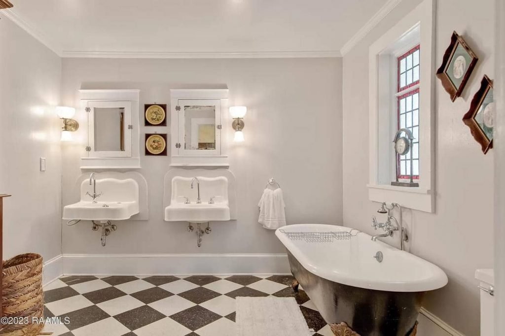 1899 Victorian For Sale In Broussard Louisiana (14)