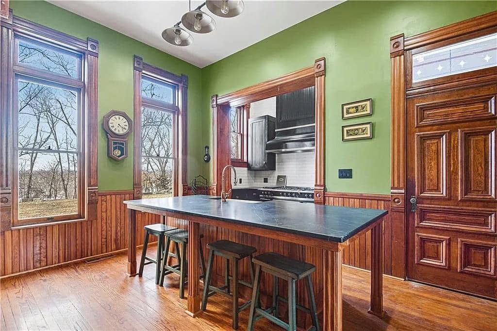 1888 Mansion For Sale In Saint Joseph Missouri (15)