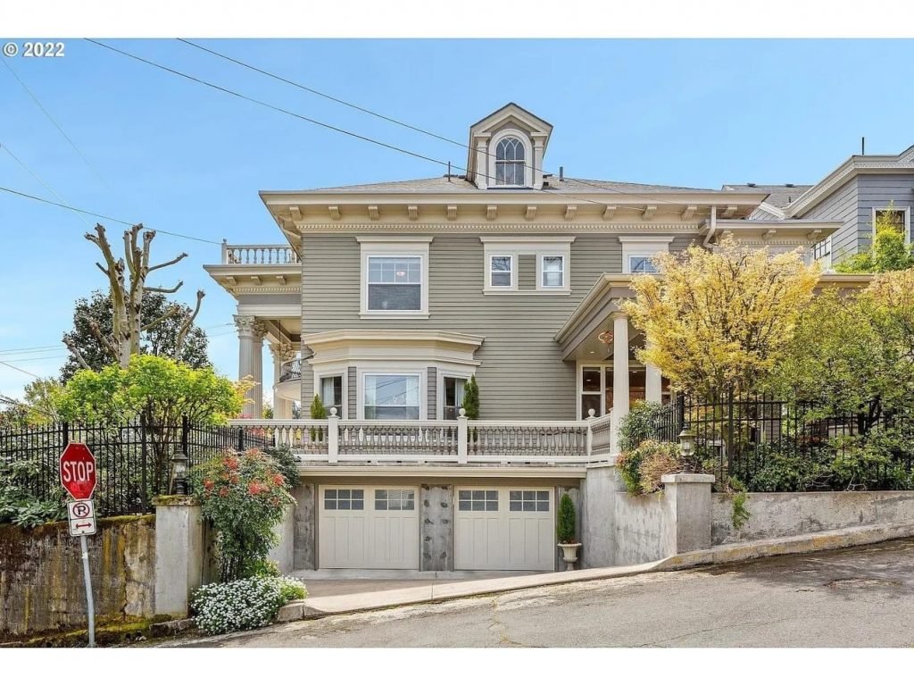 1907 Neoclassical For Sale In Portland Oregon (1)