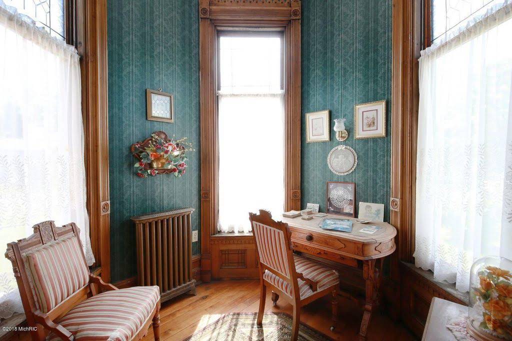 1885 Queen Anne For Sale In Hastings Michigan (20)