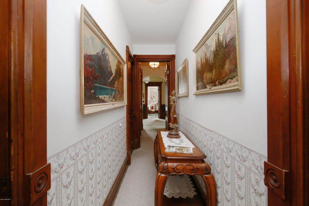 1885 Queen Anne For Sale In Hastings Michigan (40)