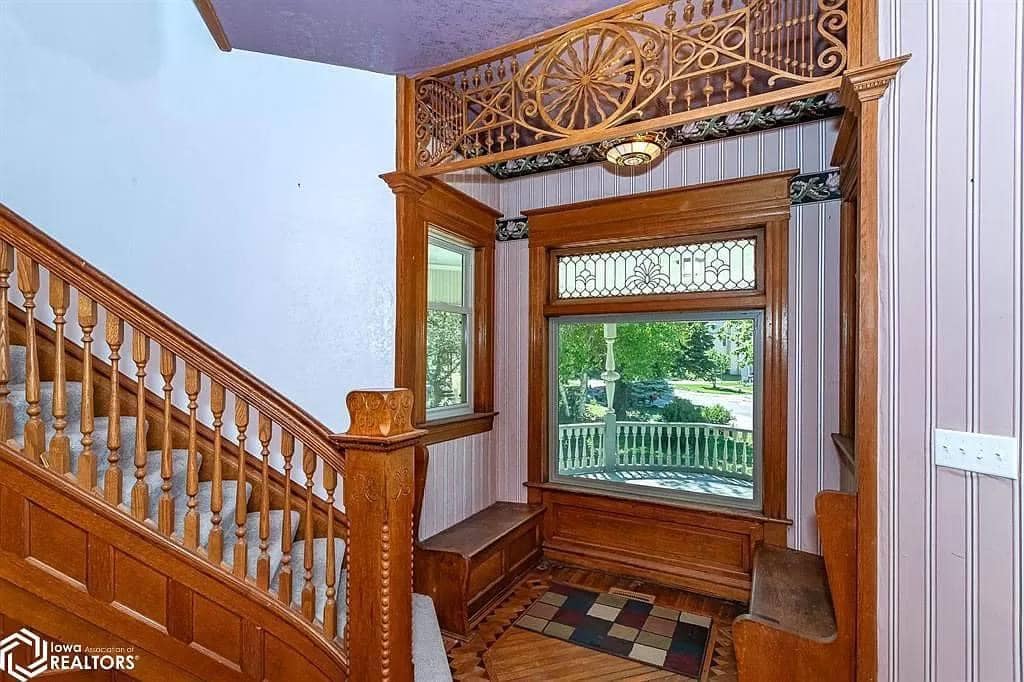 1890 Victorian For Sale In Denison Iowa (4)