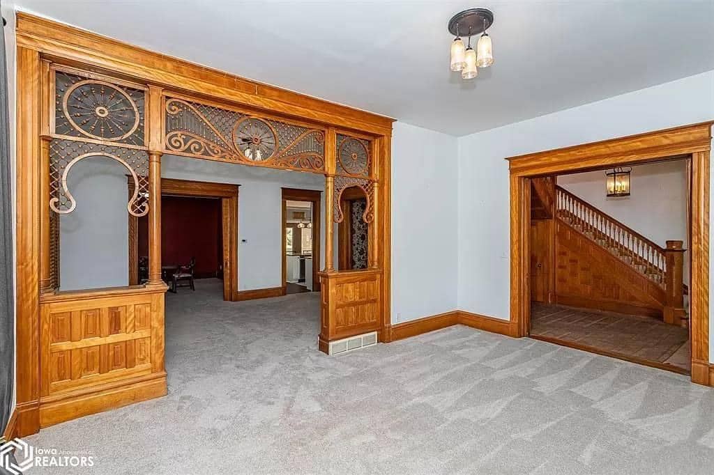1890 Victorian For Sale In Denison Iowa (6)