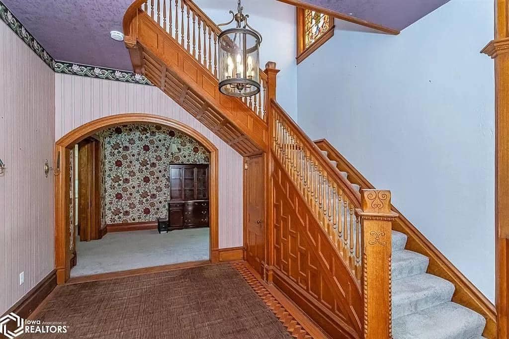 1890 Victorian For Sale In Denison Iowa (7)