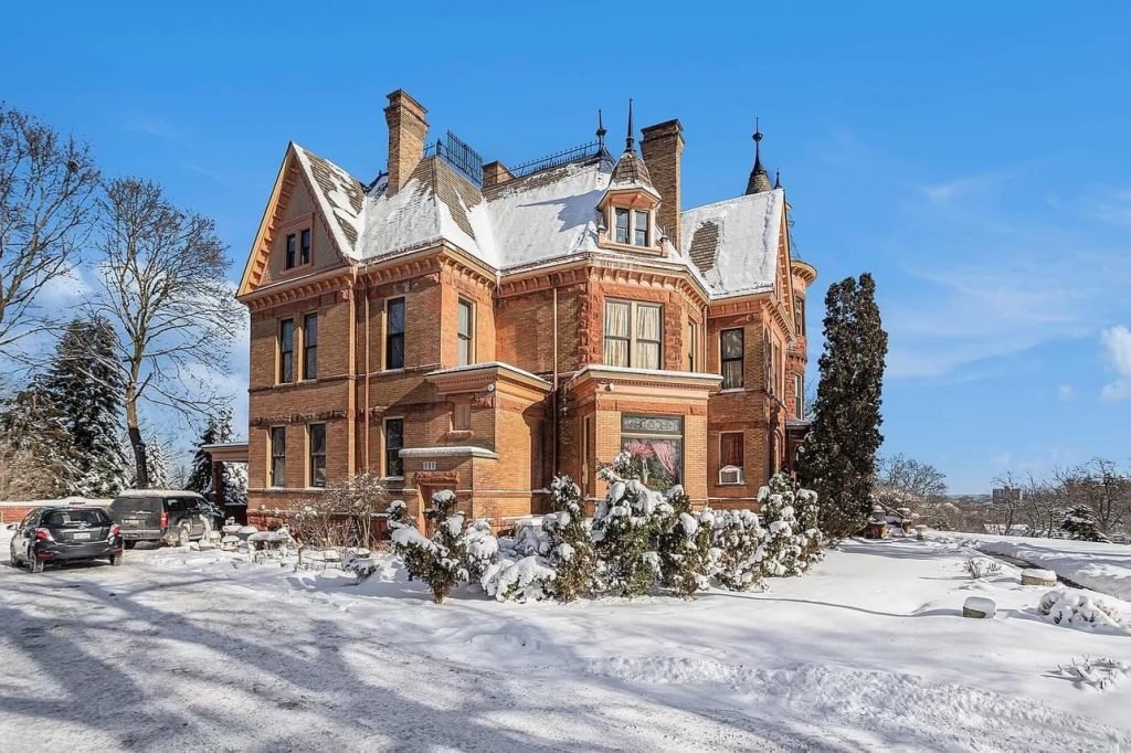1895 Mansion For Sale In Kalamazoo Michigan (1)