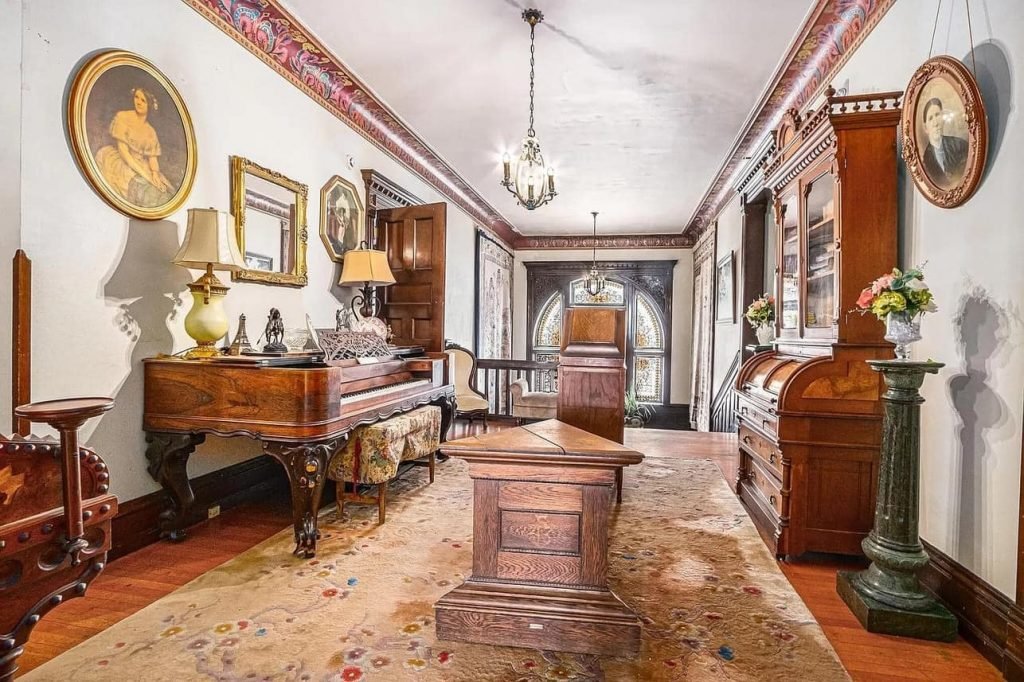1895 Mansion For Sale In Kalamazoo Michigan (10)