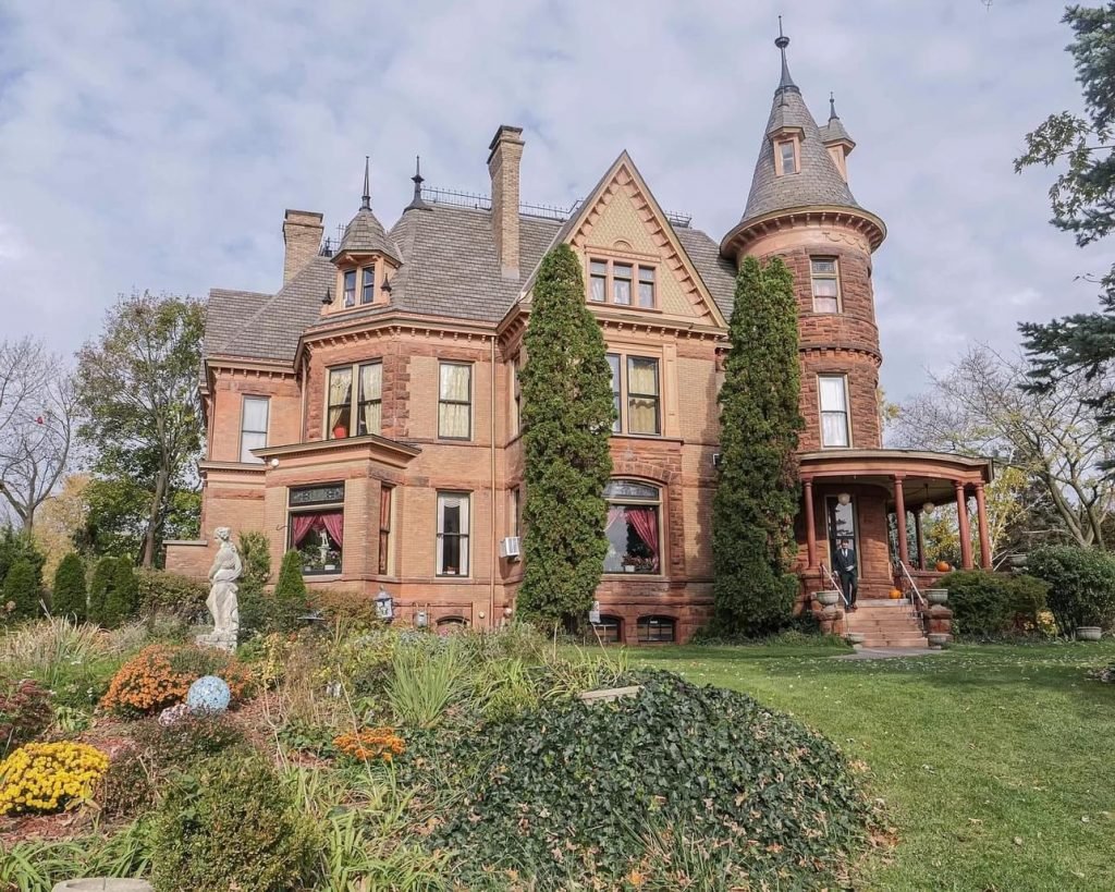 1895 Mansion For Sale In Kalamazoo Michigan (15)