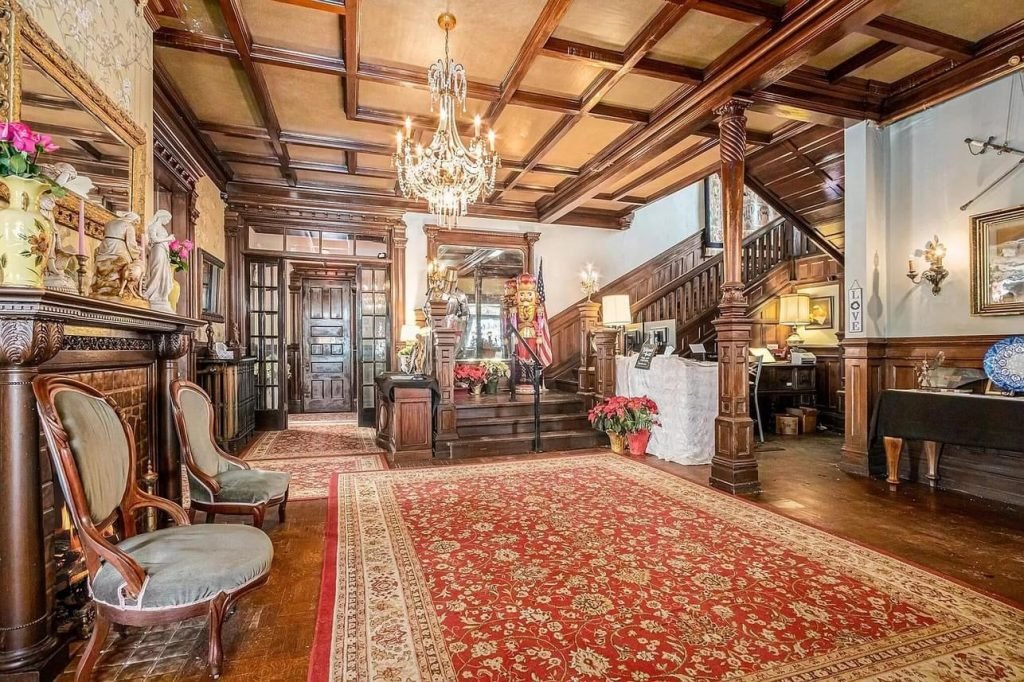 1895 Mansion For Sale In Kalamazoo Michigan (3)