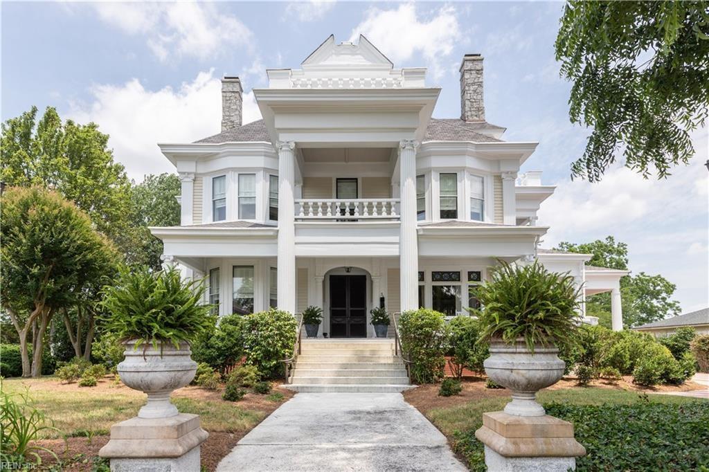 1726329634_921_Historic-1902-Berryman-Mansion-Asks-12M-in-Smithfield-VA-PHOTOS.jpg