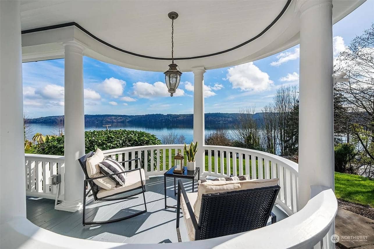 1726508510_789_1913-Waterfront-House-In-Olalla-Washington-8212-Captivating-Houses.jpeg