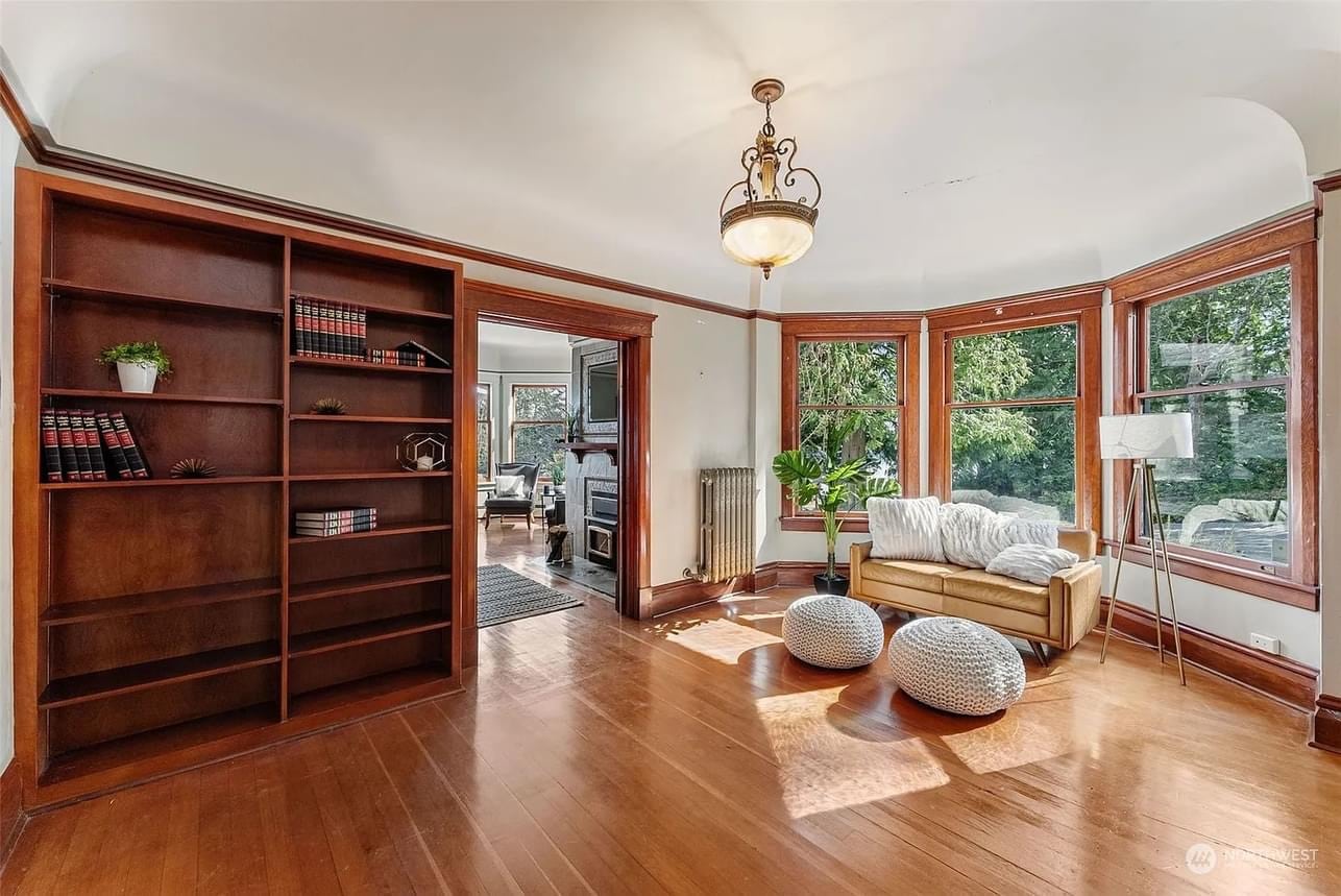 1726508513_467_1913-Waterfront-House-In-Olalla-Washington-8212-Captivating-Houses.jpeg