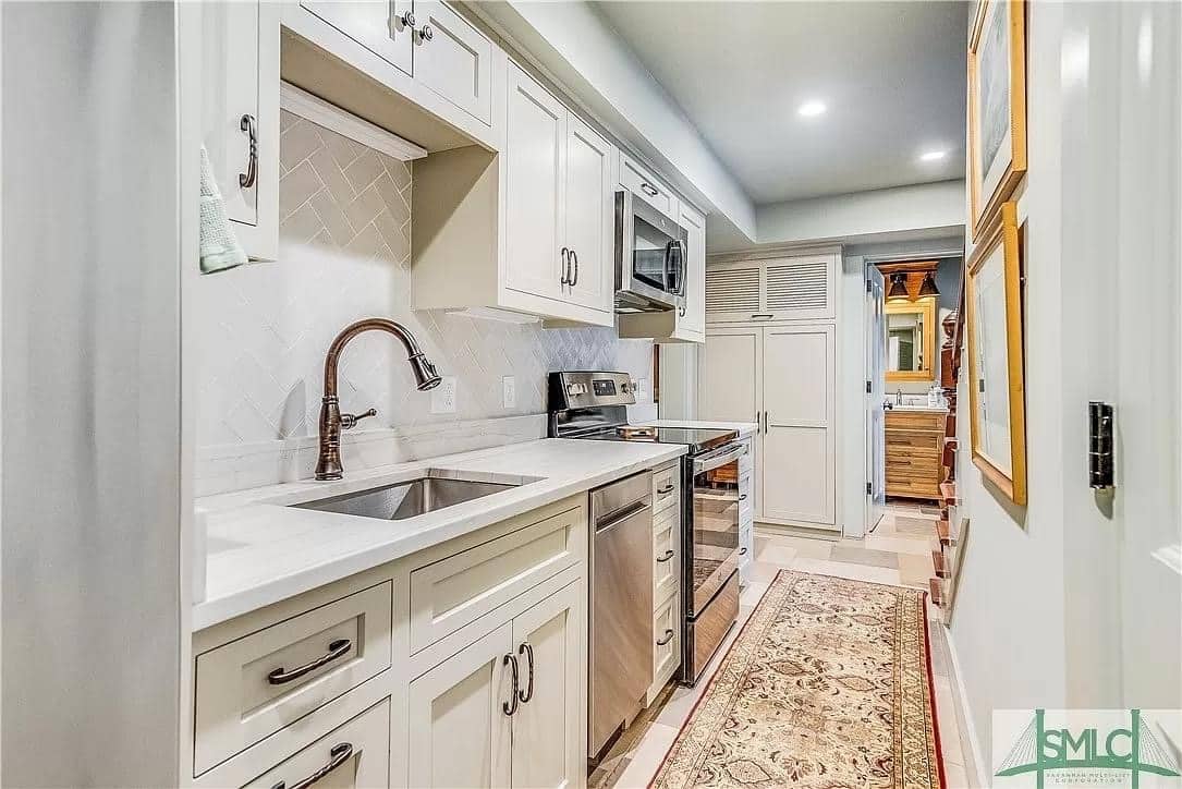 1728665252_924_1868-Historic-House-For-Sale-In-Savannah-Georgia-8212-Captivating.jpeg