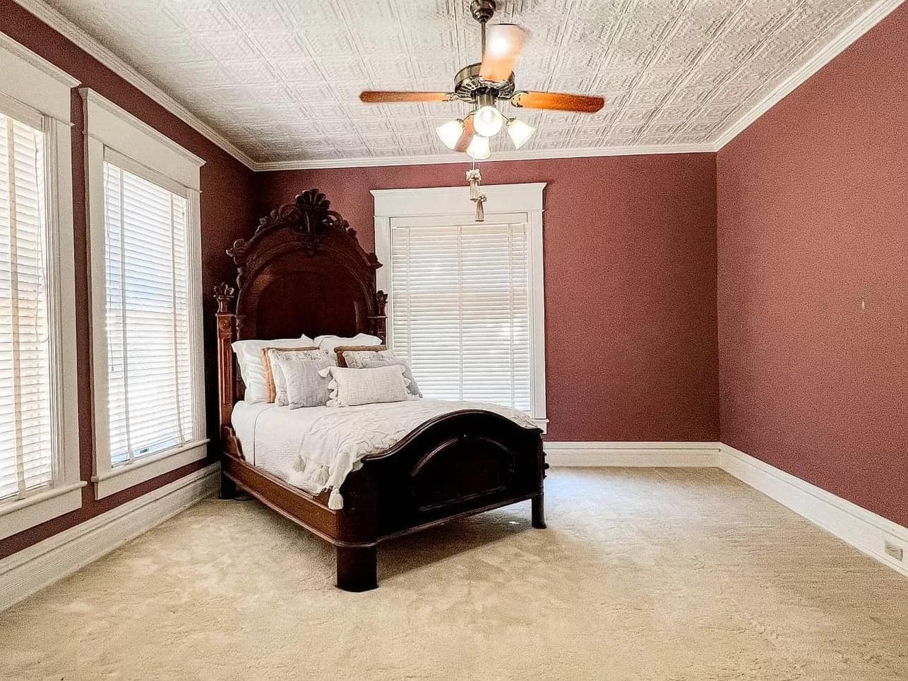 1728750349_491_1890-Waggoner-Hicks-House-In-Vernon-Texas-8212-Captivating-Houses.jpeg