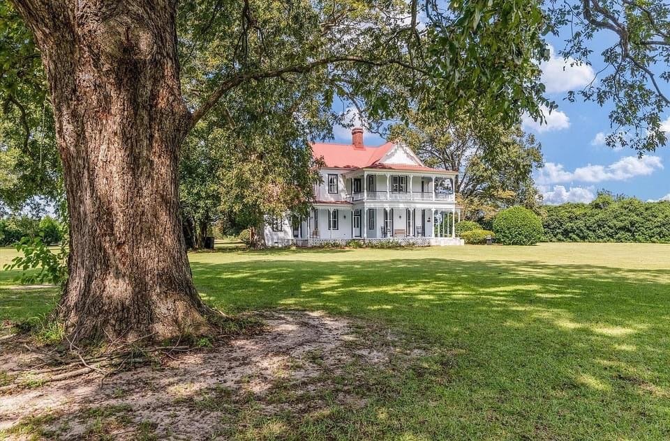 1893-Victorian-In-Cameron-South-Carolina-8212-Captivating-Houses.jpeg