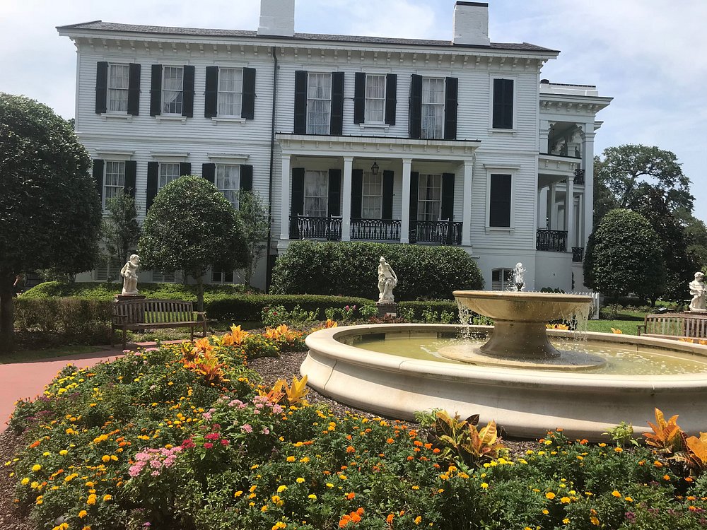 nottoway-plantation-and