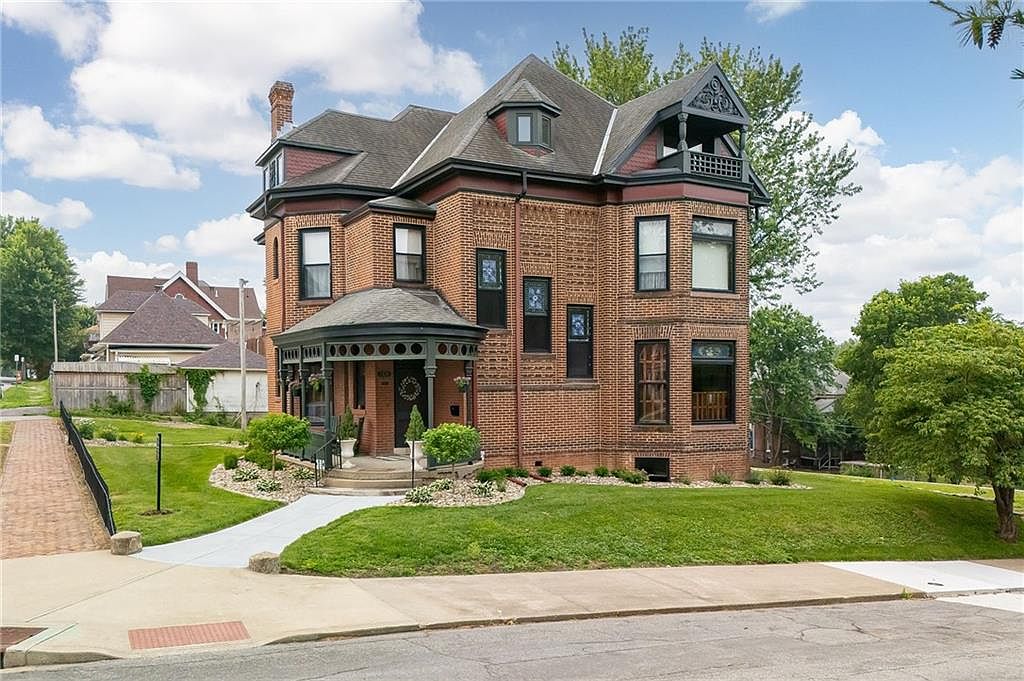 1328 Francis St, Saint Joseph, MO 64501