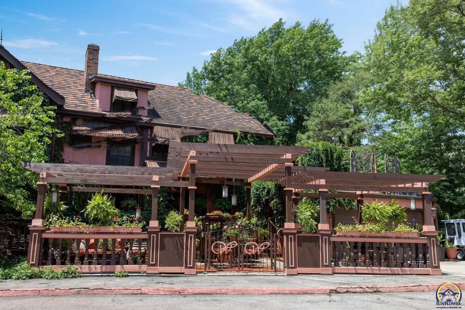 1752837513_108_Historic-1923-Woodward-Inns-Includes-Spectacular-Two-Story-Library-in-Topeka.webp.webp