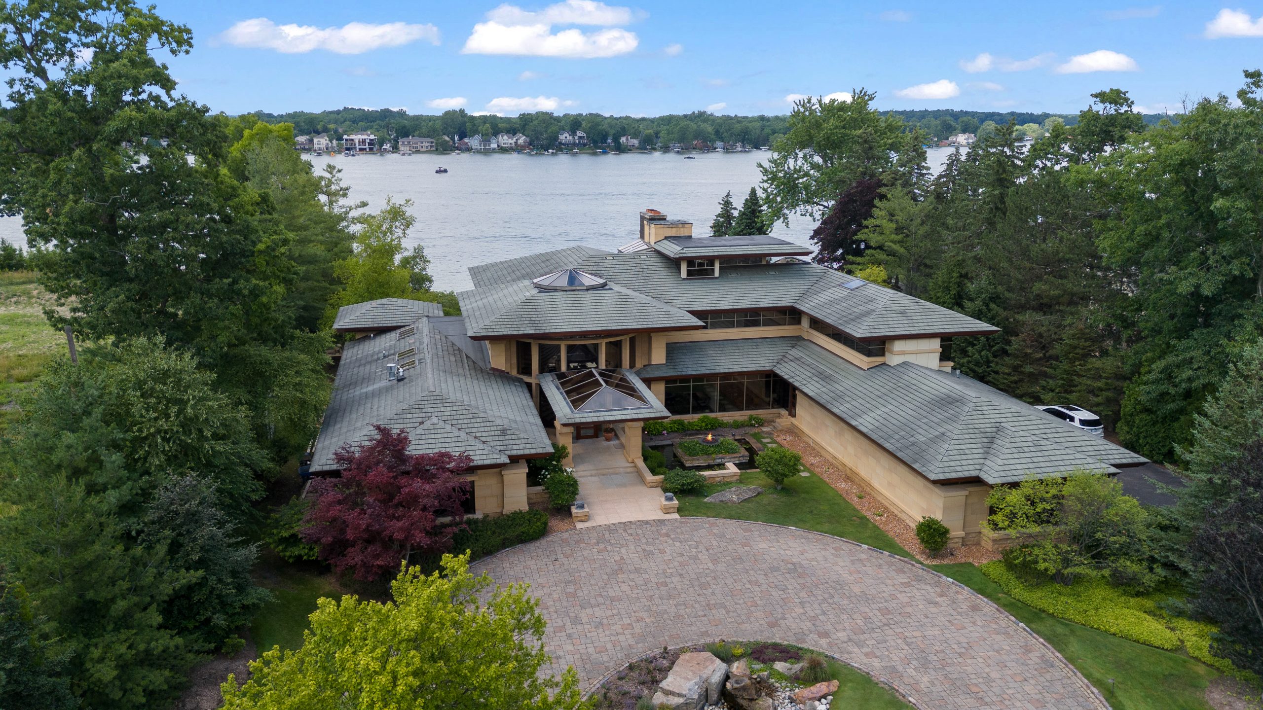 1753277061_205_999-Million-Cass-Lake-Contemporary-Retreat-Designed-by-Architect-Lou.jpg