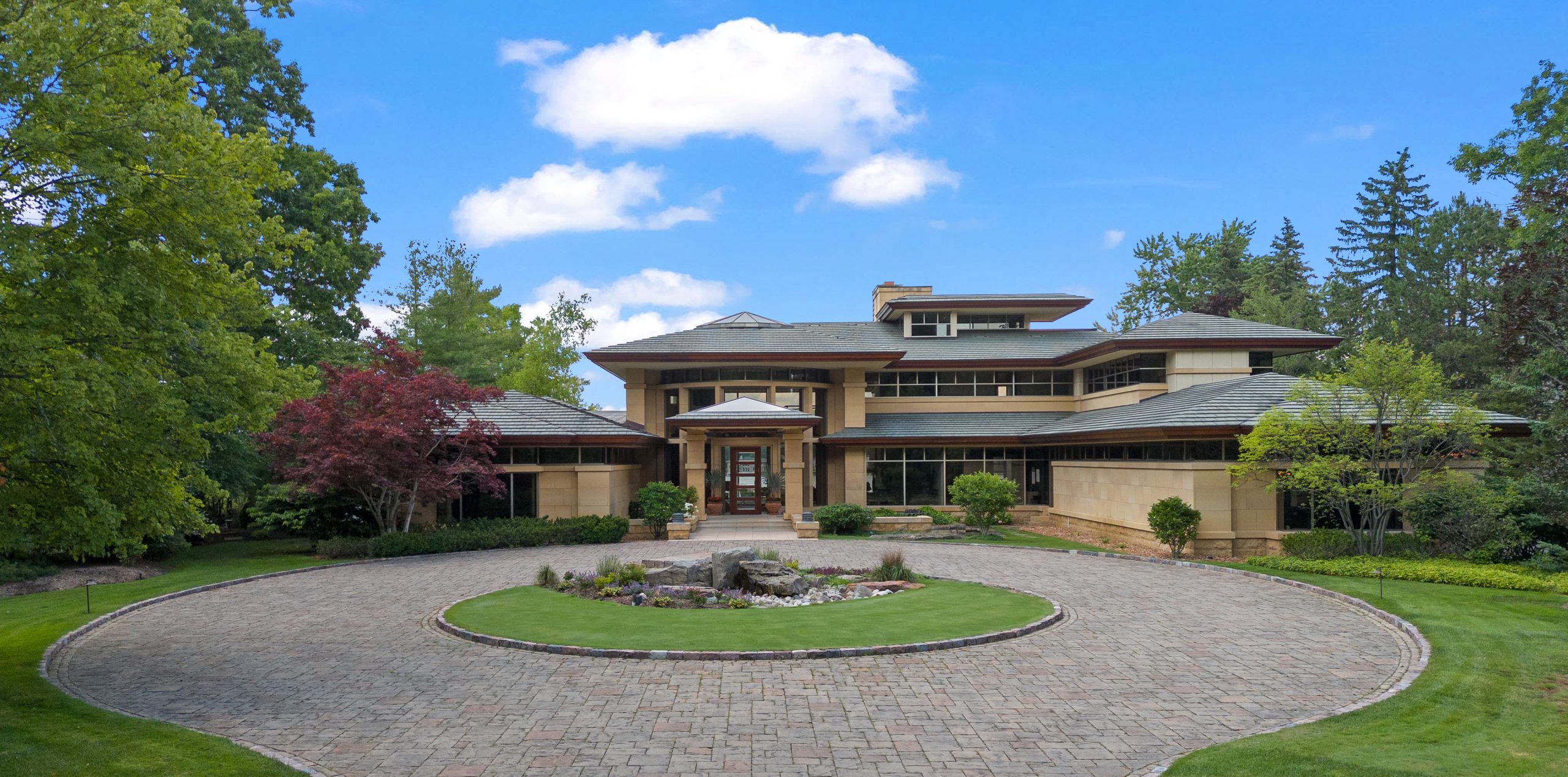1753277062_26_999-Million-Cass-Lake-Contemporary-Retreat-Designed-by-Architect-Lou.jpg