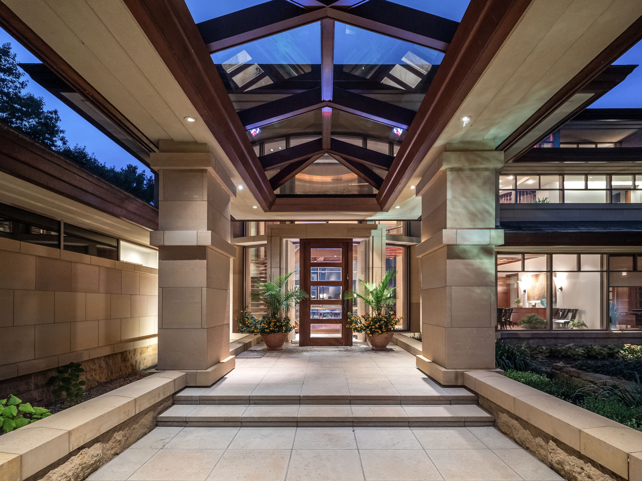 1753277065_709_999-Million-Cass-Lake-Contemporary-Retreat-Designed-by-Architect-Lou.jpg