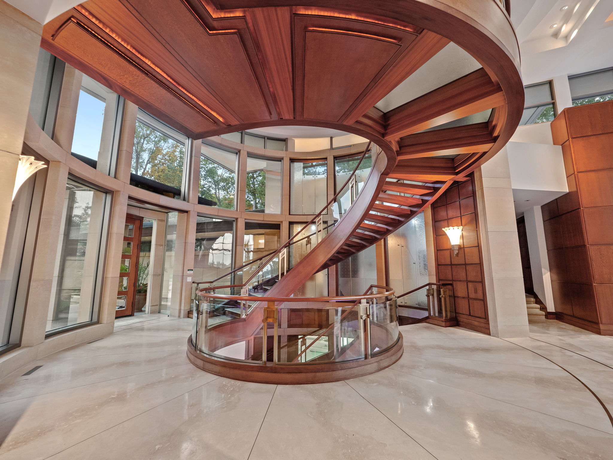 1753277069_881_999-Million-Cass-Lake-Contemporary-Retreat-Designed-by-Architect-Lou.jpg