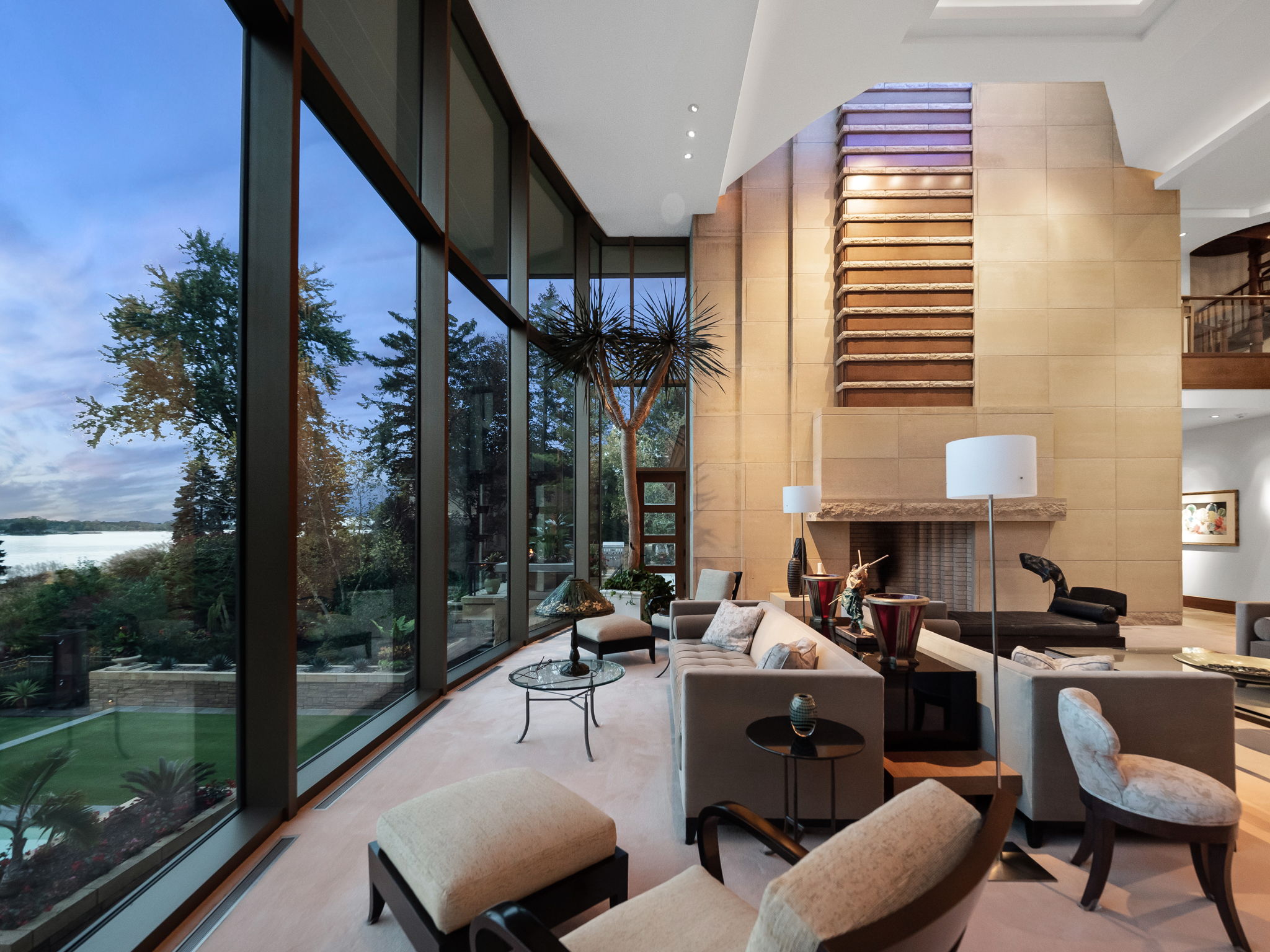 1753277075_447_999-Million-Cass-Lake-Contemporary-Retreat-Designed-by-Architect-Lou.jpg